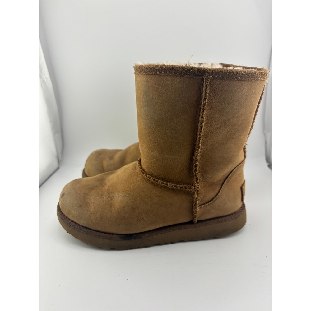 UGG Kids Classic Short II Chestnut Suede Boots 1019646K Size 13